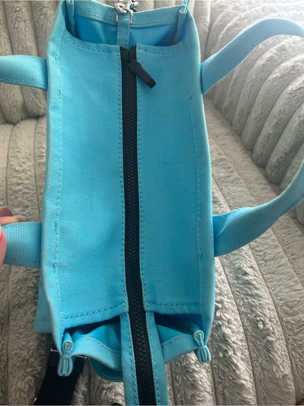 Marc Jacobs Small Canvas “The Tote Bag” - Picture 2 of 5